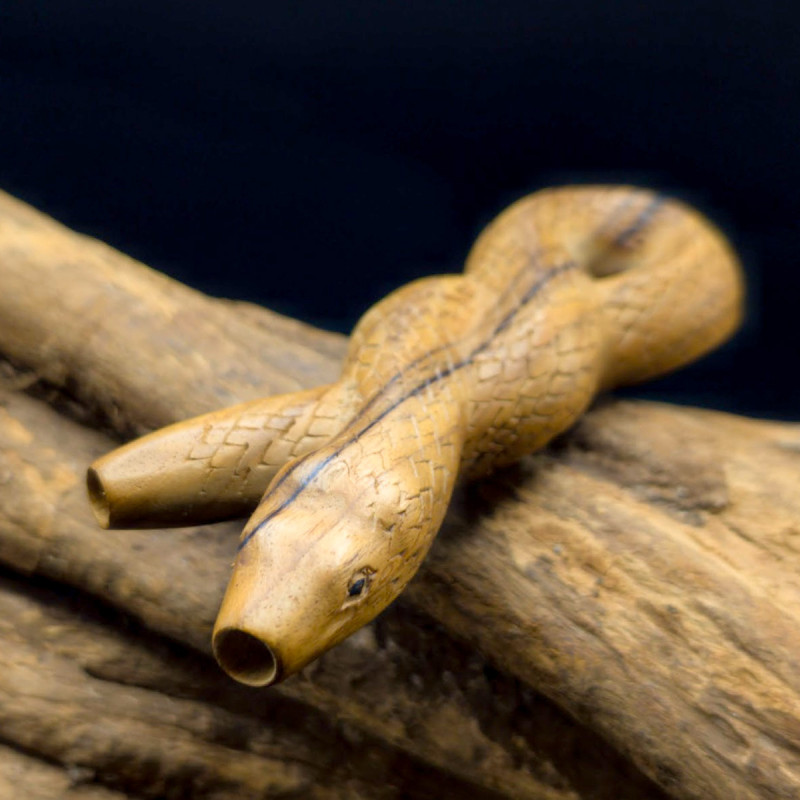 Teak Kuripe - Sacred Snake - handcrafted rapé self-applicator Teak Kuripe - Sacred Snake - handcrafted rapé self-applicator
