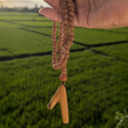 Mala Kuripe - Rudraksha - handcrafted rapé self-applicator - side view craftsmanship