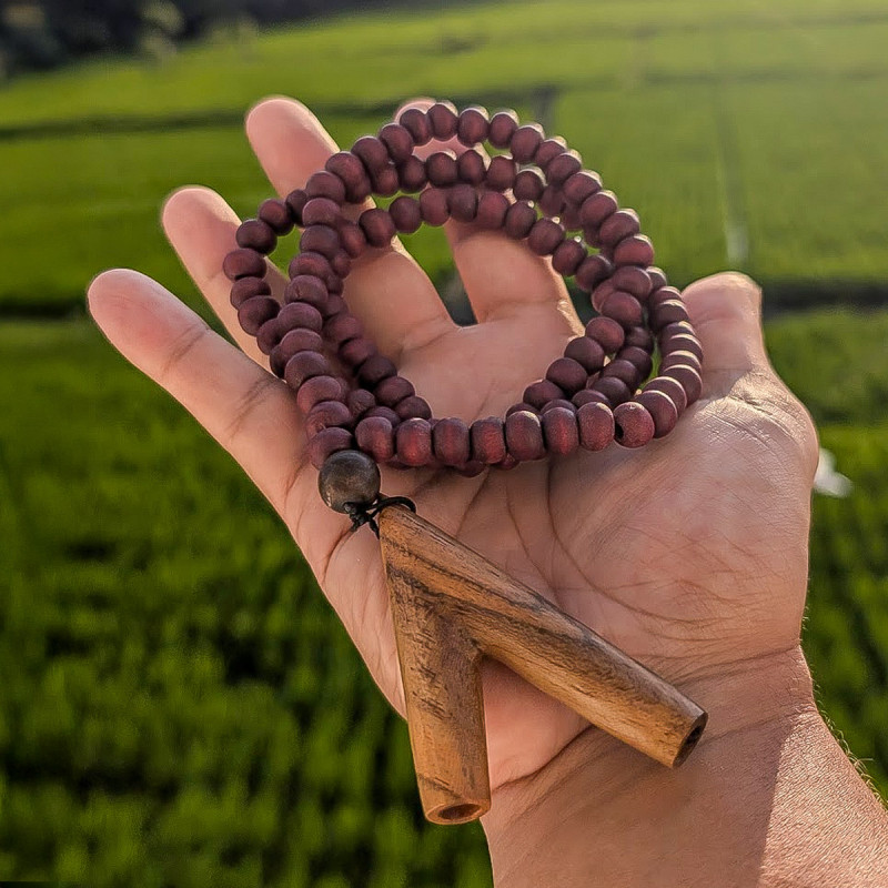 Mala Kuripe - Kayu Kopi - handcrafted rapé self-applicator - mouthpiece close-up
